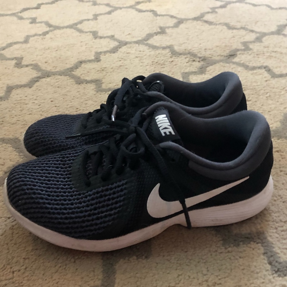 Nike women’s sneakers